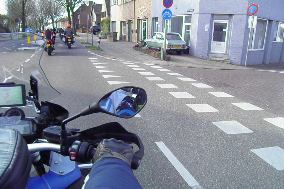 Motorrijbewijspoint Bladel theorie cursus online